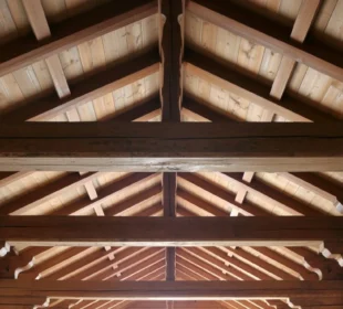 Jak zaprojektować strop drewniany